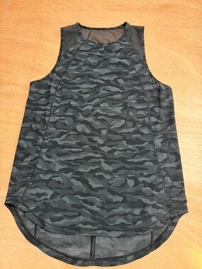 lululemon athletica Women's Black/Grey Camo Tank Top